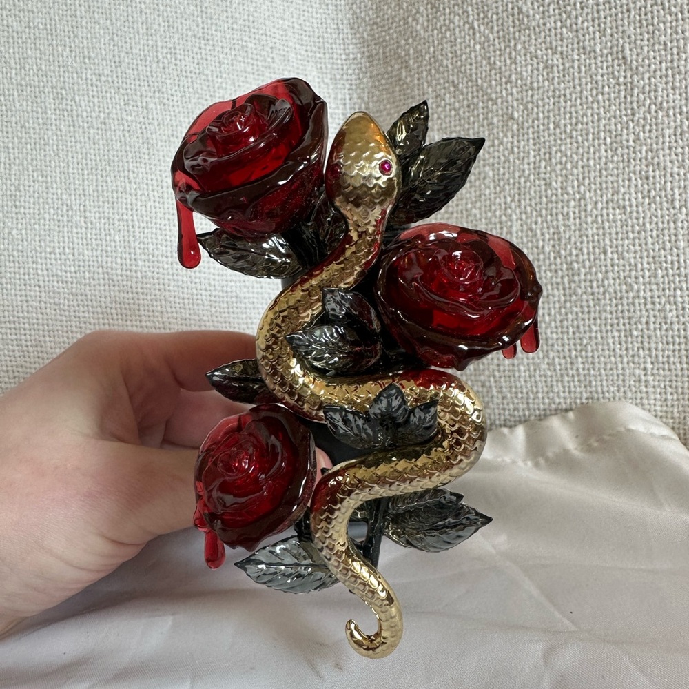 Bath and body works Halloween Gold Snake and Rose wallflower plug new